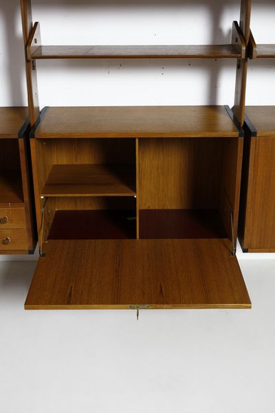 AV ARREDAMENTI CONTEMPORANEI : Libreria modulare  - Asta Asta 374 | DESIGN E ARTI DECORATIVE DEL NOVECENTO Virtuale - Associazione Nazionale - Case d'Asta italiane