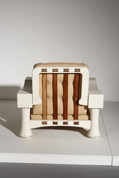 FRIGERIO LUCIANO (1928 - 1999) : Poltrona con poggiapiedi  - Asta Asta 374 | DESIGN E ARTI DECORATIVE DEL NOVECENTO Virtuale - Associazione Nazionale - Case d'Asta italiane