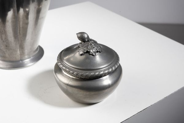 FERRARI NINO : Vaso e scatola  - Asta Asta 374 | DESIGN E ARTI DECORATIVE DEL NOVECENTO Virtuale - Associazione Nazionale - Case d'Asta italiane