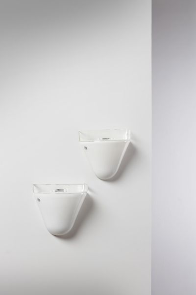 LEUCOS : Coppia di lampade da parete  - Asta Asta 374 | DESIGN E ARTI DECORATIVE DEL NOVECENTO Virtuale - Associazione Nazionale - Case d'Asta italiane
