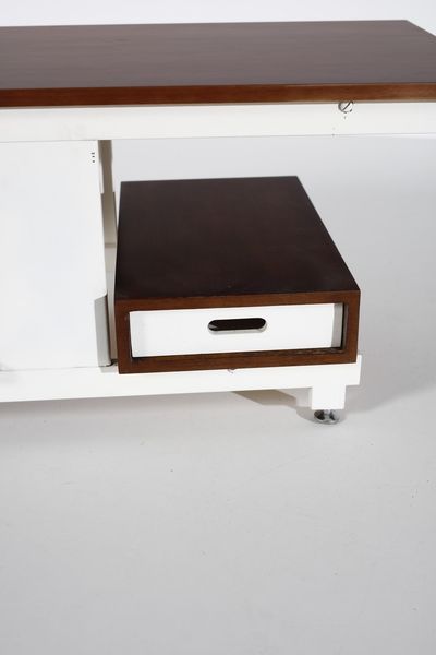 DE CARLI CARLO (1910 - 1999) : nello stile di. Tavolino da ingresso  - Asta Asta 374 | DESIGN E ARTI DECORATIVE DEL NOVECENTO Virtuale - Associazione Nazionale - Case d'Asta italiane