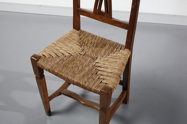 MANIFATTURA ITALIANA : Lotto composto da coppia di sedie, tavolino e portariviste  - Asta Asta 374 | DESIGN E ARTI DECORATIVE DEL NOVECENTO Virtuale - Associazione Nazionale - Case d'Asta italiane