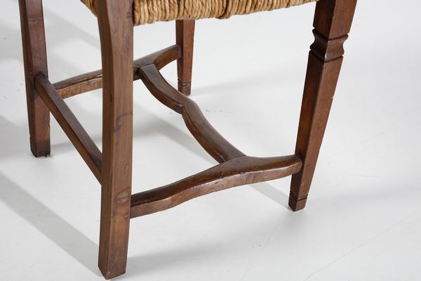 MANIFATTURA ITALIANA : Lotto composto da coppia di sedie, tavolino e portariviste  - Asta Asta 374 | DESIGN E ARTI DECORATIVE DEL NOVECENTO Virtuale - Associazione Nazionale - Case d'Asta italiane