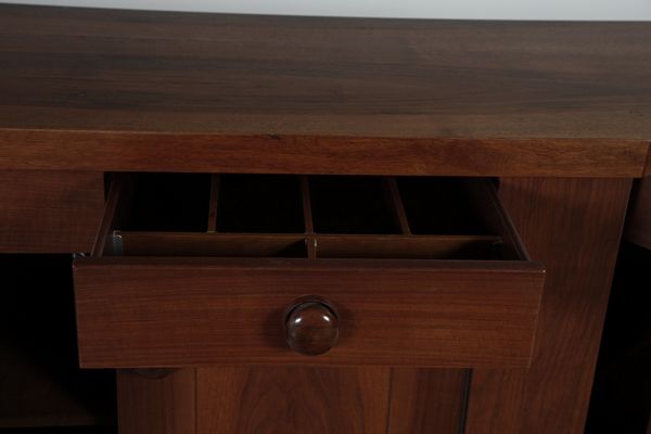 COPPOLA SILVIO (1920 - 1986) : Credenza produzione Bernini  - Asta Asta 374 | DESIGN E ARTI DECORATIVE DEL NOVECENTO Virtuale - Associazione Nazionale - Case d'Asta italiane