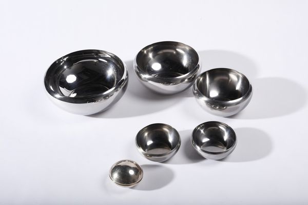 ALESSI : Cinque ciotole  - Asta Asta 374 | DESIGN E ARTI DECORATIVE DEL NOVECENTO Virtuale - Associazione Nazionale - Case d'Asta italiane