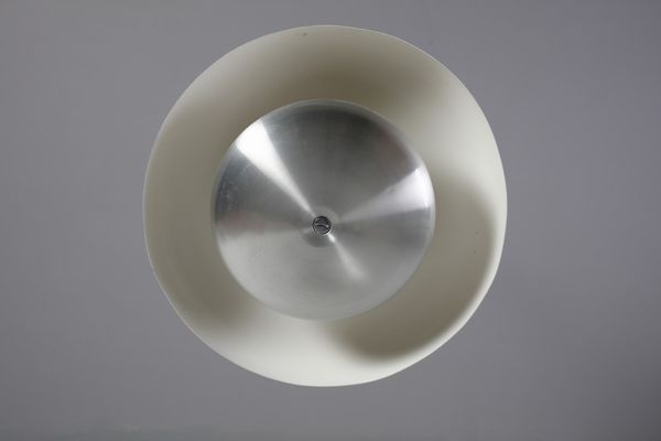 CUNIBERTI PIRRO : Coppia di lampade a sospensione produzione Sirrah  - Asta Asta 374 | DESIGN E ARTI DECORATIVE DEL NOVECENTO Virtuale - Associazione Nazionale - Case d'Asta italiane