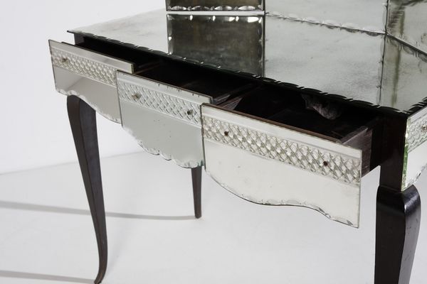 MANIFATTURA ITALIANA : Mobile da toeletta  - Asta Asta 374 | DESIGN E ARTI DECORATIVE DEL NOVECENTO Virtuale - Associazione Nazionale - Case d'Asta italiane