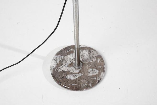 GECCHELIN BRUNO (n. 1939) : Lampada da terra Mezzaluna per Skipper  - Asta Asta 374 | DESIGN E ARTI DECORATIVE DEL NOVECENTO Virtuale - Associazione Nazionale - Case d'Asta italiane