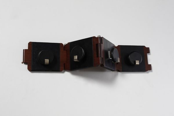 PARISI ICO (1916 - 1996) : Appendiabiti per Stildomus  - Asta Asta 374 | DESIGN E ARTI DECORATIVE DEL NOVECENTO Virtuale - Associazione Nazionale - Case d'Asta italiane