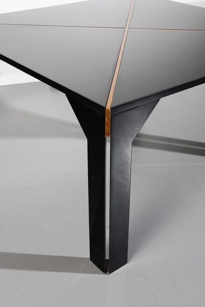 MAGISTRETTI VICO (1920 - 2006) : Tavolo Tema per B&B Italia  - Asta Asta 374 | DESIGN E ARTI DECORATIVE DEL NOVECENTO Virtuale - Associazione Nazionale - Case d'Asta italiane