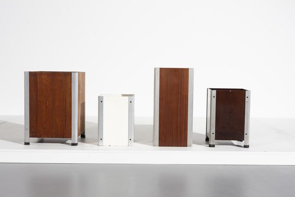 FORMANOVA : Quattro cestini da ufficio  - Asta Asta 374 | DESIGN E ARTI DECORATIVE DEL NOVECENTO Virtuale - Associazione Nazionale - Case d'Asta italiane