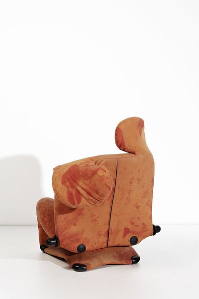 TOSHIYUKI KITA (n. 1942) : Poltrona Wink per Cassina  - Asta Asta 374 | DESIGN E ARTI DECORATIVE DEL NOVECENTO Virtuale - Associazione Nazionale - Case d'Asta italiane