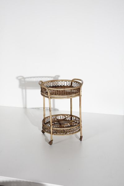 MANIFATTURA ITALIANA : Set composto da appendiabiti, coppia di sgabelli, portaombrelli, carrello porta bottiglie e portariviste  - Asta Asta 374 | DESIGN E ARTI DECORATIVE DEL NOVECENTO Virtuale - Associazione Nazionale - Case d'Asta italiane