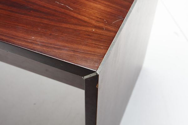 MANIFATTURA ITALIANA : Scrivania  - Asta Asta 374 | DESIGN E ARTI DECORATIVE DEL NOVECENTO Virtuale - Associazione Nazionale - Case d'Asta italiane