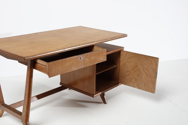 MANIFATTURA ITALIANA : Scrivania  - Asta Asta 374 | DESIGN E ARTI DECORATIVE DEL NOVECENTO Virtuale - Associazione Nazionale - Case d'Asta italiane