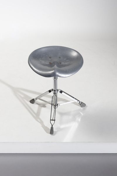 SASAMOTO YASU (n. 1952) : Sgabello girevole per Dulton co. LTD  - Asta Asta 374 | DESIGN E ARTI DECORATIVE DEL NOVECENTO Virtuale - Associazione Nazionale - Case d'Asta italiane