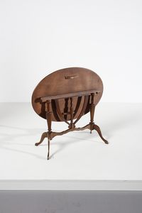 MANIFATTURA ITALIANA : Lotto composto da coppia di sedie, tavolino e portariviste  - Asta Asta 374 | DESIGN E ARTI DECORATIVE DEL NOVECENTO Virtuale - Associazione Nazionale - Case d'Asta italiane