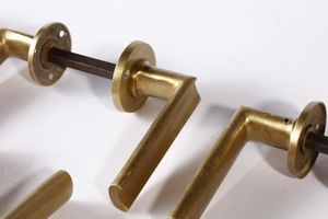 MANIFATTURA ITALIANA : Nove coppie di maniglie  - Asta Asta 374 | DESIGN E ARTI DECORATIVE DEL NOVECENTO Virtuale - Associazione Nazionale - Case d'Asta italiane