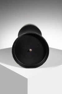 GISMONDI SCHWEINBERGER EMMA : Posacenere da terra per Artemide  - Asta Asta 374 | DESIGN E ARTI DECORATIVE DEL NOVECENTO Virtuale - Associazione Nazionale - Case d'Asta italiane