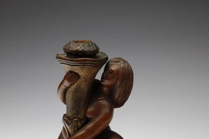 SCUOLA DI VALGARDENA : Figura di donna con cornucopia  - Asta Asta 374 | DESIGN E ARTI DECORATIVE DEL NOVECENTO Virtuale - Associazione Nazionale - Case d'Asta italiane