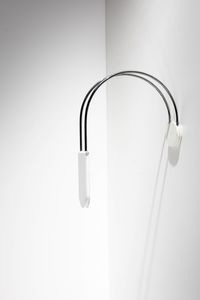 GECCHELIN BRUNO (n. 1939) - Lampada da parete Mezzaluna per Skipper