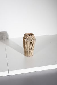 MANIFATTURA ITALIANA : Set composto da appendiabiti, coppia di sgabelli, portaombrelli, carrello porta bottiglie e portariviste  - Asta Asta 374 | DESIGN E ARTI DECORATIVE DEL NOVECENTO Virtuale - Associazione Nazionale - Case d'Asta italiane