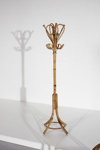 MANIFATTURA ITALIANA : Set composto da appendiabiti, coppia di sgabelli, portaombrelli, carrello porta bottiglie e portariviste  - Asta Asta 374 | DESIGN E ARTI DECORATIVE DEL NOVECENTO Virtuale - Associazione Nazionale - Case d'Asta italiane