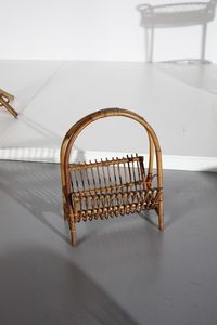 MANIFATTURA ITALIANA : Set composto da appendiabiti, coppia di sgabelli, portaombrelli, carrello porta bottiglie e portariviste  - Asta Asta 374 | DESIGN E ARTI DECORATIVE DEL NOVECENTO Virtuale - Associazione Nazionale - Case d'Asta italiane