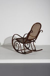 MANIFATTURA ITALIANA : Sedia a dondolo  - Asta Asta 374 | DESIGN E ARTI DECORATIVE DEL NOVECENTO Virtuale - Associazione Nazionale - Case d'Asta italiane