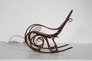 MANIFATTURA ITALIANA : Sedia a dondolo  - Asta Asta 374 | DESIGN E ARTI DECORATIVE DEL NOVECENTO Virtuale - Associazione Nazionale - Case d'Asta italiane