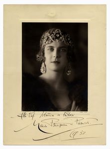 MARIA JOSÉ DEL BELGIO - REGINA D'ITALIA - Ritratto fotografico della principessa con dedica e firma autografa.