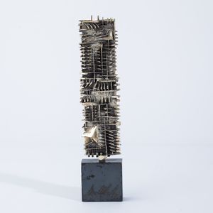 Arnaldo Pomodoro - Stele