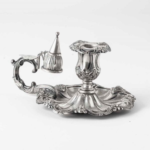 Bugia in argento fuso, sbalzato e cesellato. XIX-XX secolo  - Asta Argenti - Associazione Nazionale - Case d'Asta italiane