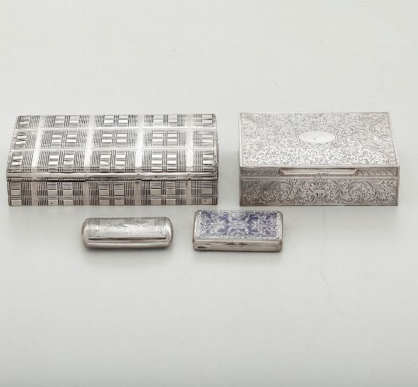 Due scatole portasigarette e due tabacchiere in argento, varie manifatture del XX secolo  - Asta Argenti - Associazione Nazionale - Case d'Asta italiane