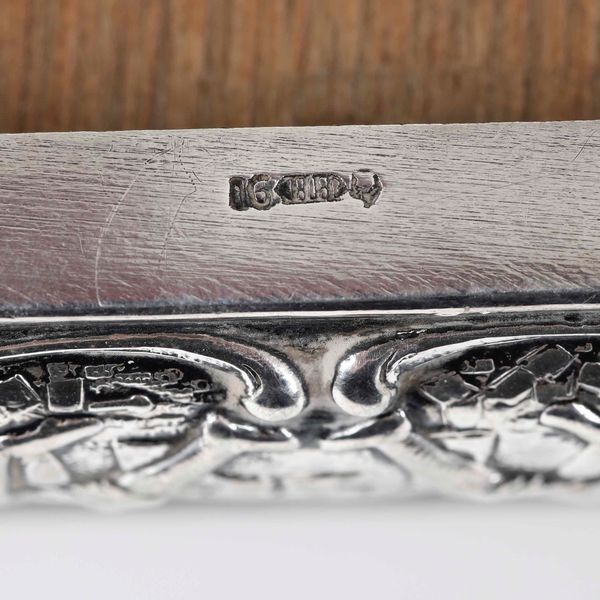 Portagioie. Argento fuso, sagomato e cesellato. Manifattura europea del XIX-XX secolo  - Asta Argenti - Associazione Nazionale - Case d'Asta italiane