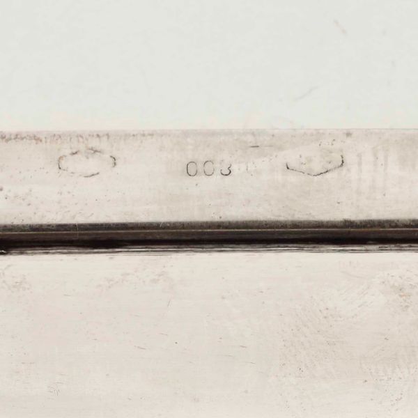 Vassoio quadrato e vassoio rettangolare in argento. Argenteria italiana del XX secolo  - Asta Argenti - Associazione Nazionale - Case d'Asta italiane