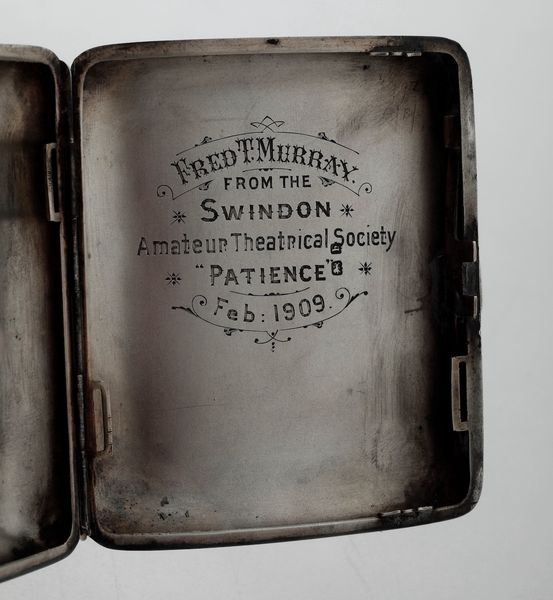 Porta sigarette in argento sterling fuso e cesellato. Inlghilterra, bollo della citt di Birmingham per l'anno 1907  - Asta Argenti - Associazione Nazionale - Case d'Asta italiane