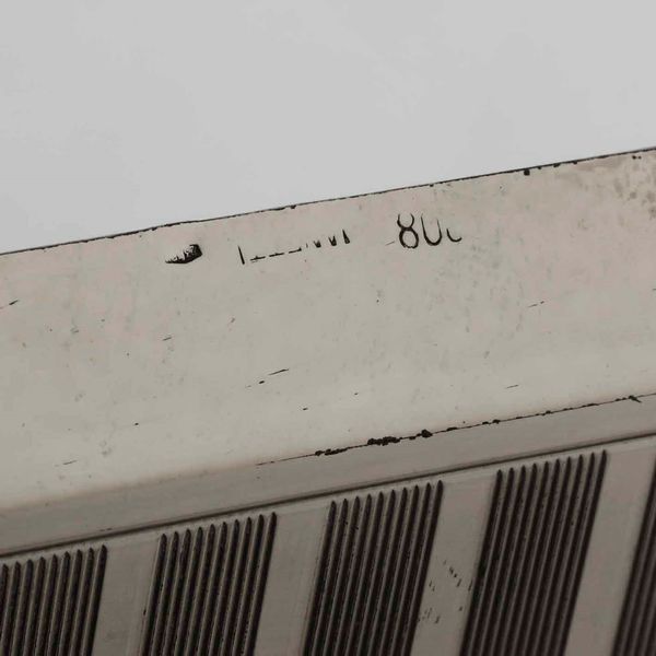 Orologio da tavolo rivestito in lamina d'argento. Bollo con fascio littorio in uso dal 1935 al 1945. Argenteria fiorentina del XX secolo  - Asta Argenti - Associazione Nazionale - Case d'Asta italiane