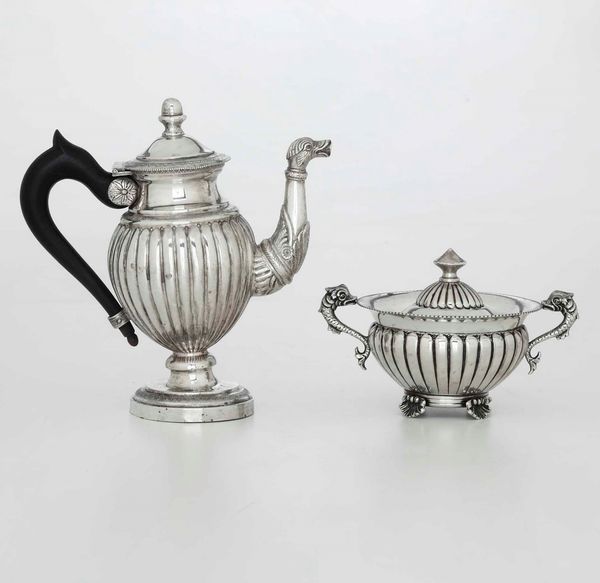 Caffettiera e zuccheriera in argento. Argenteria italiana del XX secolo  - Asta Argenti - Associazione Nazionale - Case d'Asta italiane