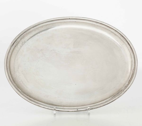 Vassoio ovale in argento. Argenteria italiana del XX secolo. Argentiere Cesa, Alessandria  - Asta Argenti - Associazione Nazionale - Case d'Asta italiane