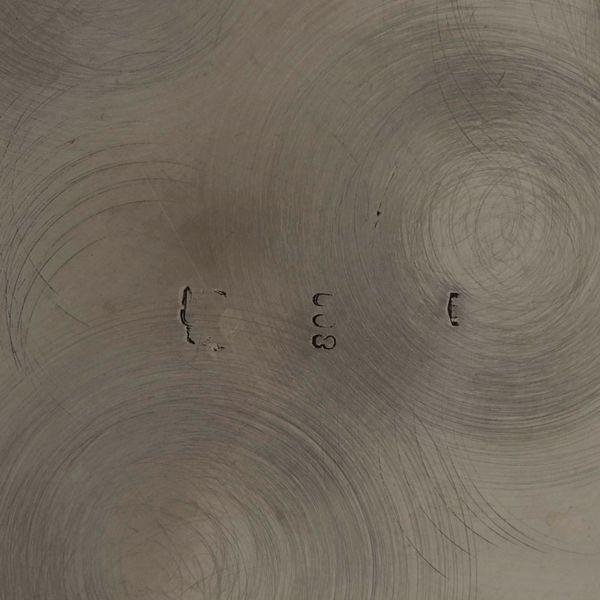 Due grandi piatti in argento. Argenteria italiana del XX secolo  - Asta Argenti - Associazione Nazionale - Case d'Asta italiane