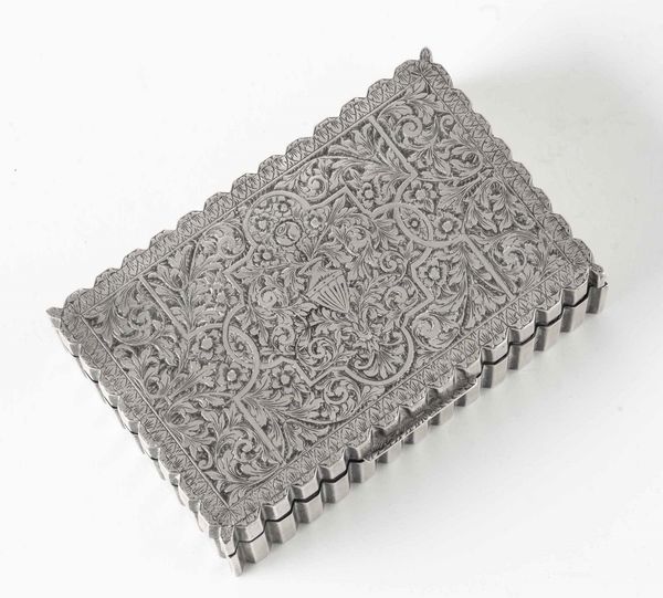 Scatola rivestita in argento inciso. Argenteria italiana del XX secolo  - Asta Argenti - Associazione Nazionale - Case d'Asta italiane