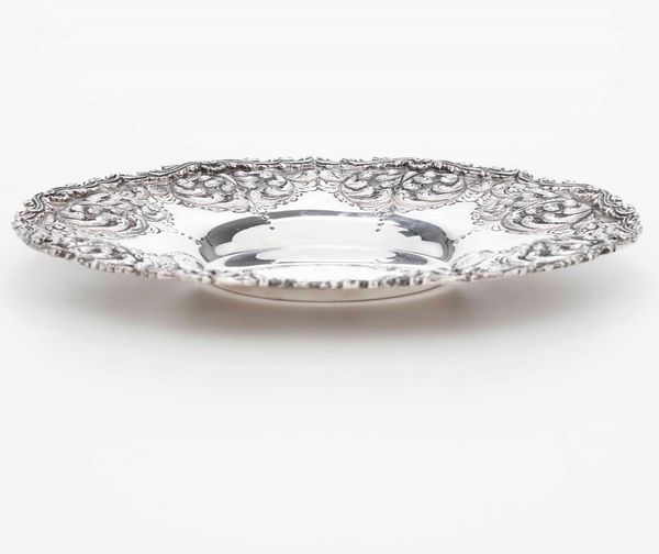 Centrotavola. Argento fuso e sagomato. Argenteria italiana del XX secolo  - Asta Argenti - Associazione Nazionale - Case d'Asta italiane