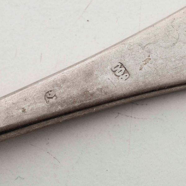 Set di posate in argento per bambini entro custodia. Argenteria italiana del XX secolo  - Asta Argenti - Associazione Nazionale - Case d'Asta italiane