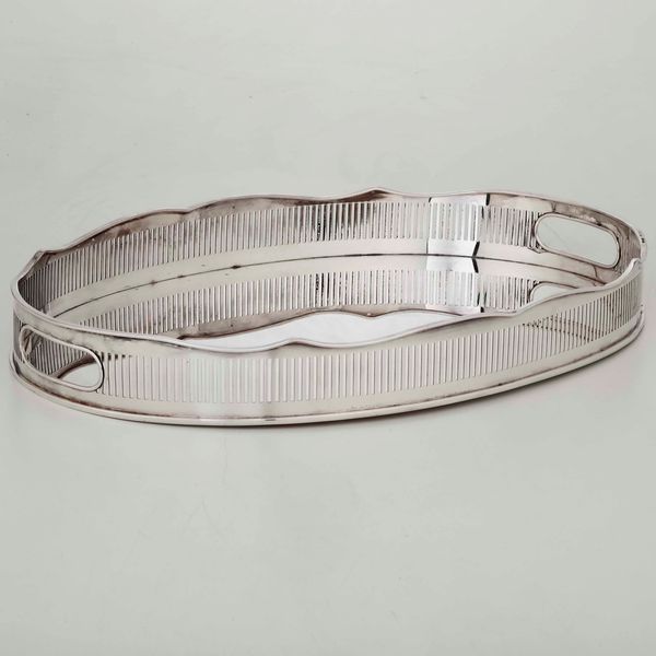Vassoio in argento sterling. Argenteria fiorentina del XX-XXI secolo  - Asta Argenti - Associazione Nazionale - Case d'Asta italiane