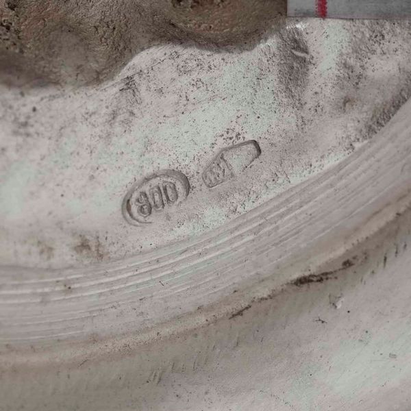 Candelabro a tre fiamme. Argento fuso e cesellato. Argenteria artistica Italiana del XX secolo.  - Asta Argenti - Associazione Nazionale - Case d'Asta italiane