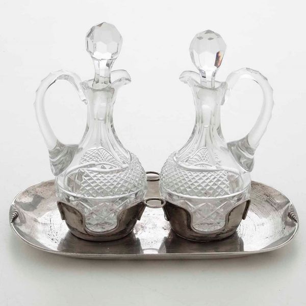 Oliera. Argento e vetro molato. Argenteria milanese del XX secolo  - Asta Argenti - Associazione Nazionale - Case d'Asta italiane