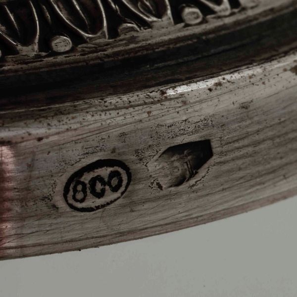 Zuccheriera con sei cucchiaini in argento e tre saliere antiche (mancanze), vari argentieri, Italia e Francia XX secolo  - Asta Argenti - Associazione Nazionale - Case d'Asta italiane