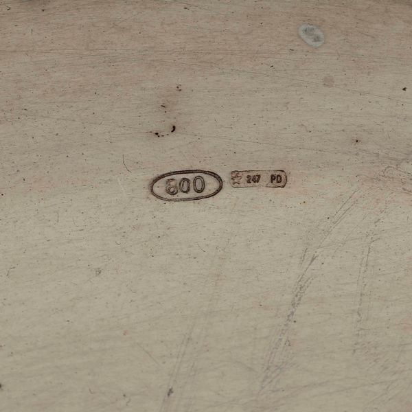 Ciotola in argento fuso, sbalzato e dorato. Argenteria veneta del XX-XXI secolo, Padova  - Asta Argenti - Associazione Nazionale - Case d'Asta italiane