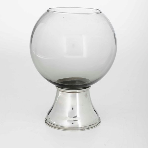 Vaso in vetro poggiante su base in argento, Italia XX secolo  - Asta Argenti - Associazione Nazionale - Case d'Asta italiane
